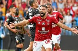 华体会首选平台-梅斯客场对决布雷斯特，精彩比赛双方短兵相接