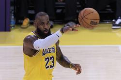 华体会体育-湖人队前锋状态亮眼，成为得分保障