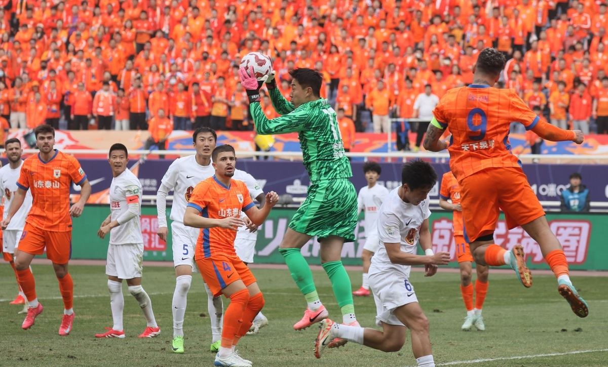 关于比赛激情追赶，球队在临场发力逆袭成功的信息