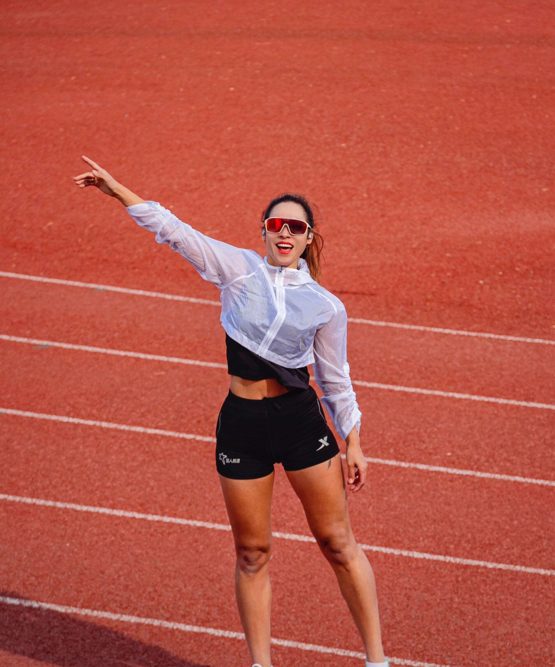 芬兰奥运选手风采独特，展现自信！的简单介绍